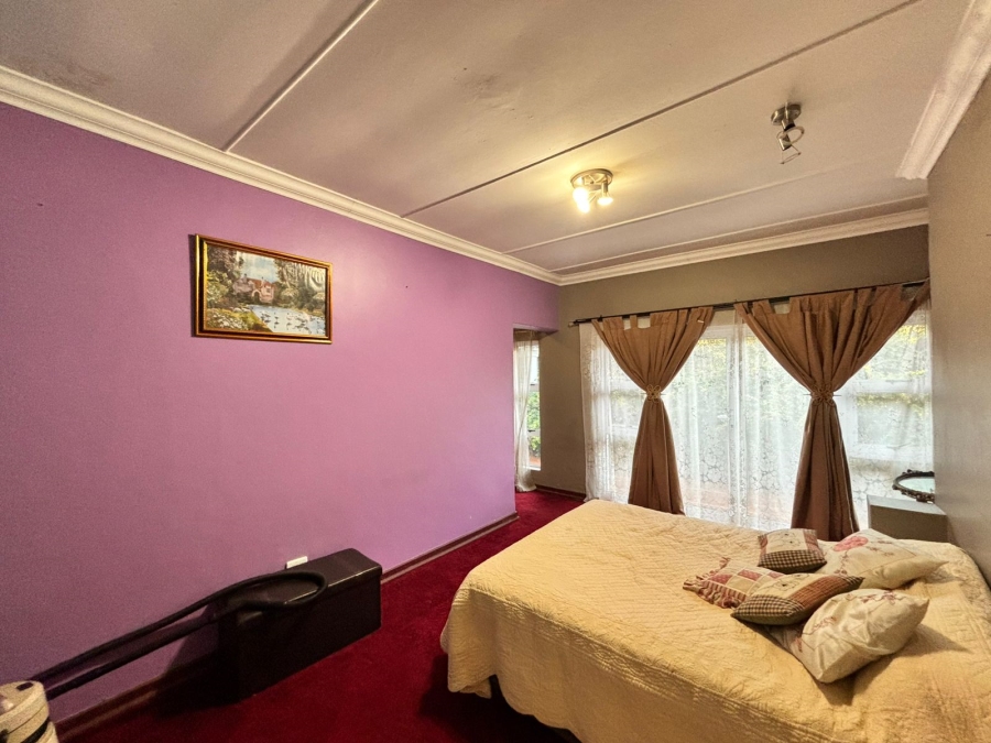 5 Bedroom Property for Sale in Flamwood North West